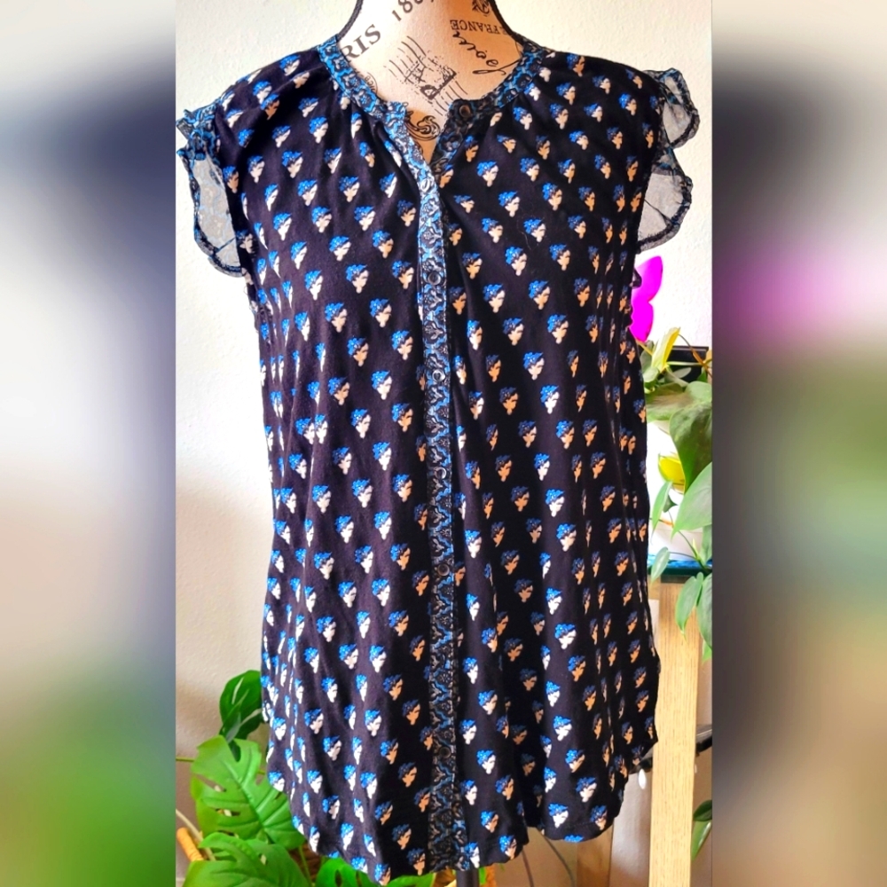 Lucky Brand Women's Sleeveless, Blue/White Top. Size Large.